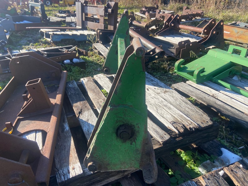 Attachments  John Deere Adapter Plate Photo